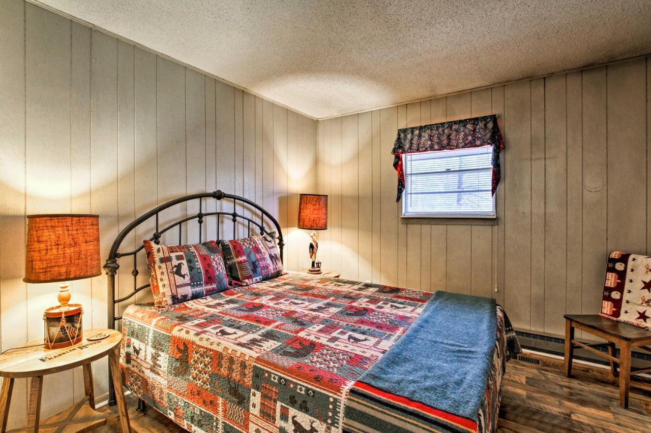 Quiet Cabin With Mountain Views About 3 Mi To Gatlinburg Exterior photo