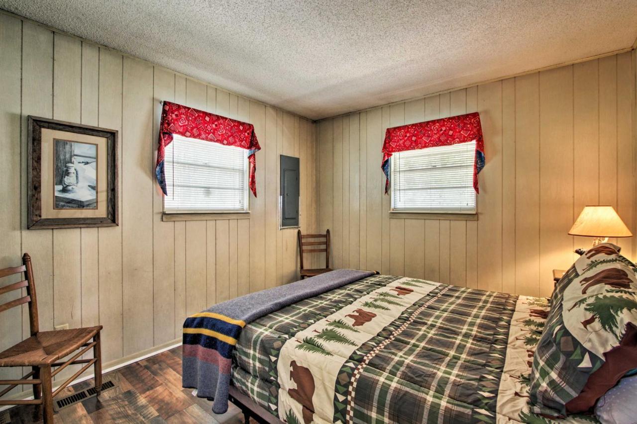 Quiet Cabin With Mountain Views About 3 Mi To Gatlinburg Exterior photo